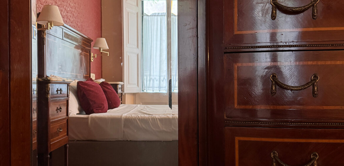 Suite con terraza del Hotel Noucentista en Sitges, vista 6
