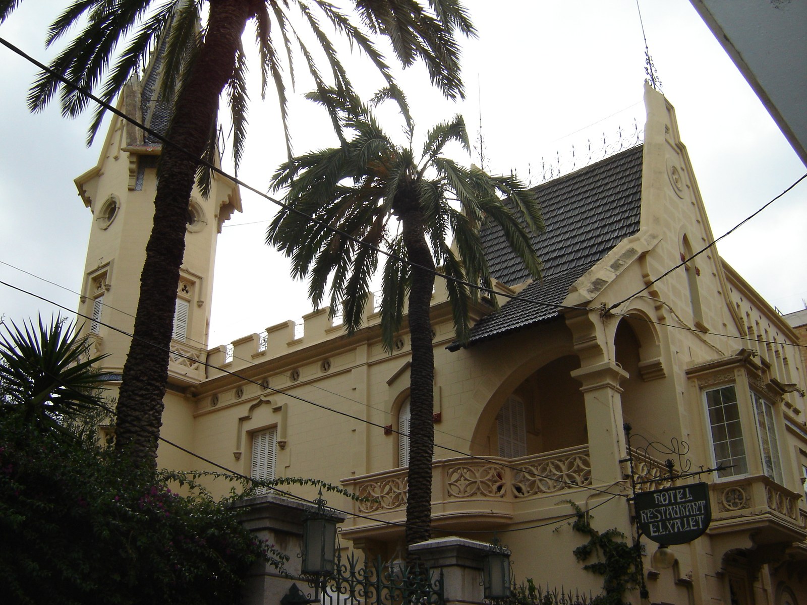 El Xalet, la villa modernista del Carrer Illa de Cuba y hotel hermano del Hotel Noucentista en Sitges