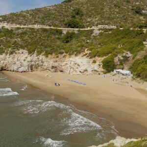 Cala Morisca, una de las calas escondidas de Sitges en la costa del Garraf