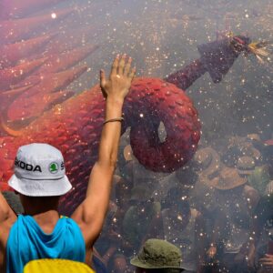 Eventos en Sitges: un drac que escupe fuego en el correfoc de la Festa Major de Sant Bartomeu